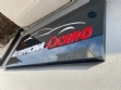 Insegne con lettere a rilievo